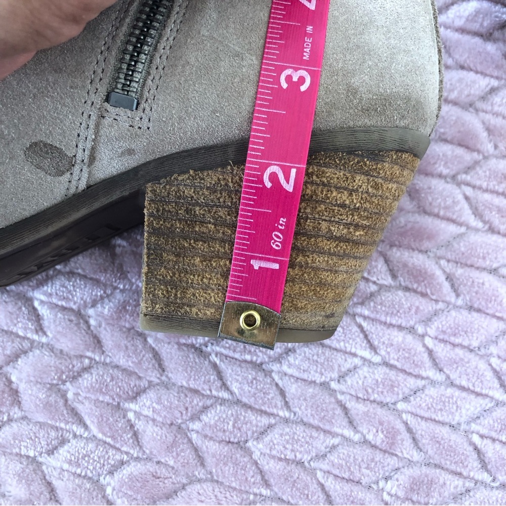 Frye Judith Zip Bootie Ankle Boots Beige ASH Suede - Picture 10 of 14